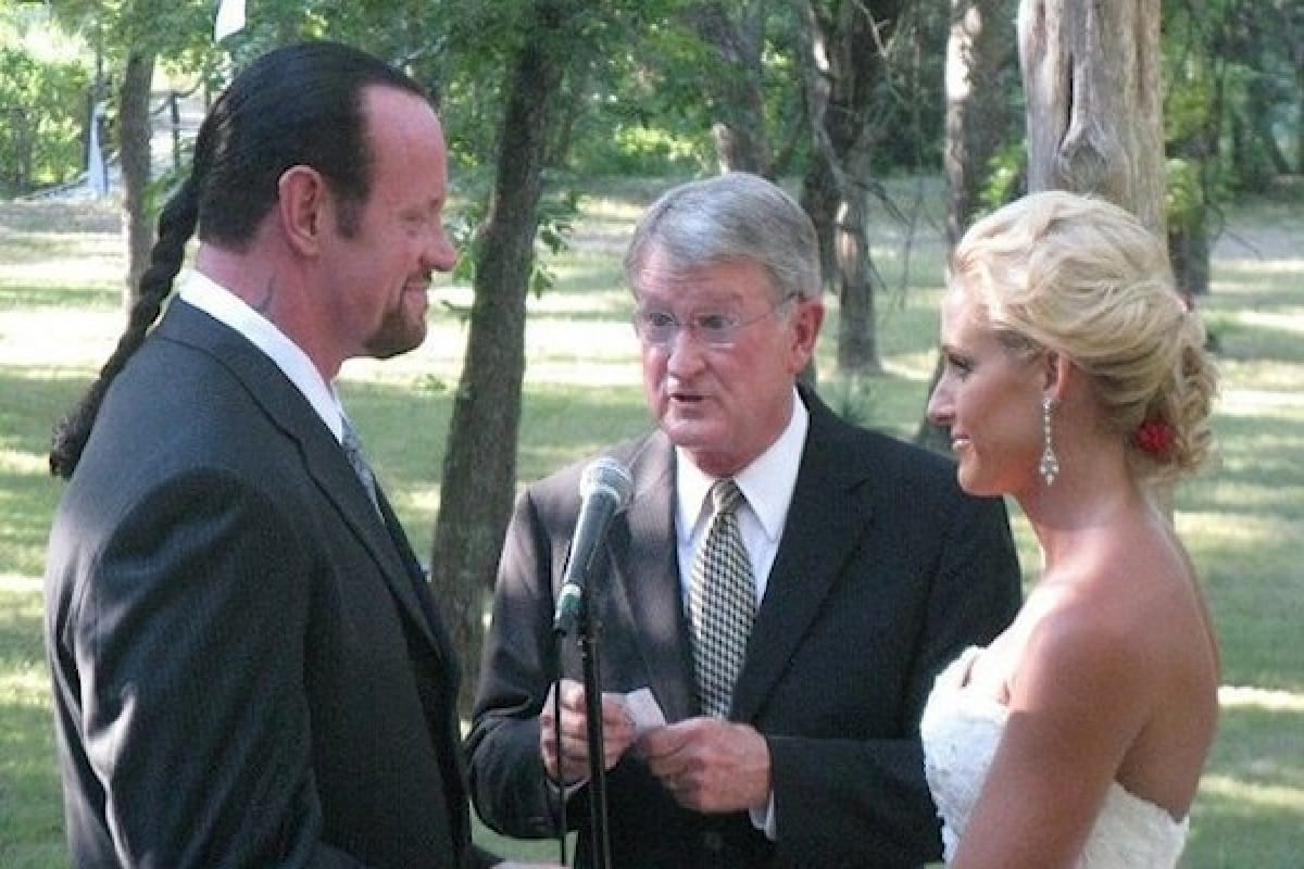undertaker wife is so pretty and beautifull