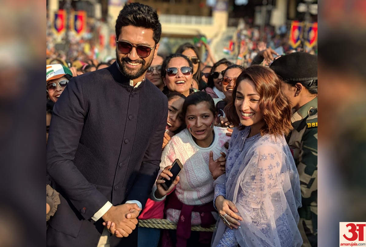 Vicky Kaushal Yami Gautam and Varun Dhawan celebrate Republic Day 2019 with army