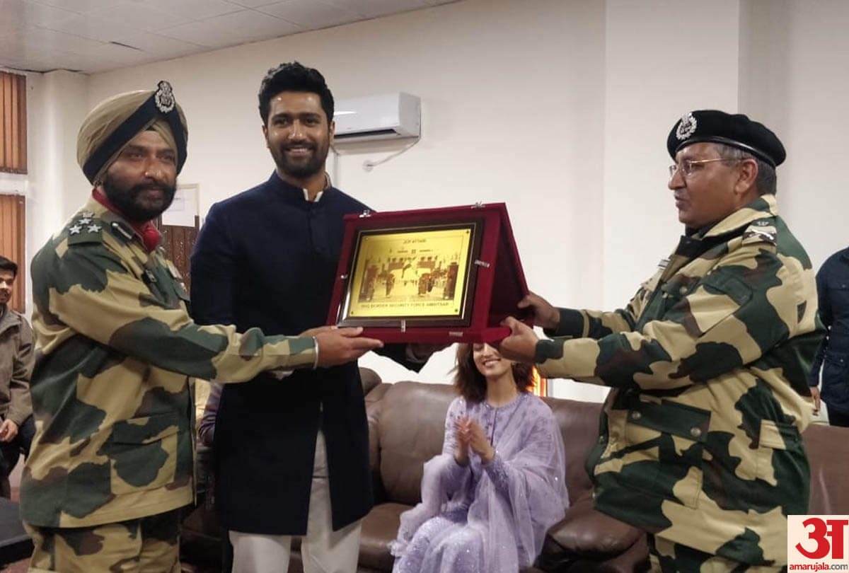 Vicky Kaushal Yami Gautam and Varun Dhawan celebrate Republic Day 2019 with army