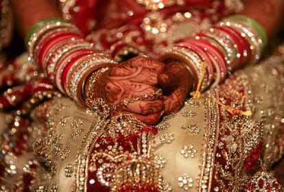 जयमाल से पहले भड़की दुल्हन: बोली- इस दूल्हे से नहीं करूंगी शादी, लौटी बरात bride refused to marry in deoria after see knowing groom drinking