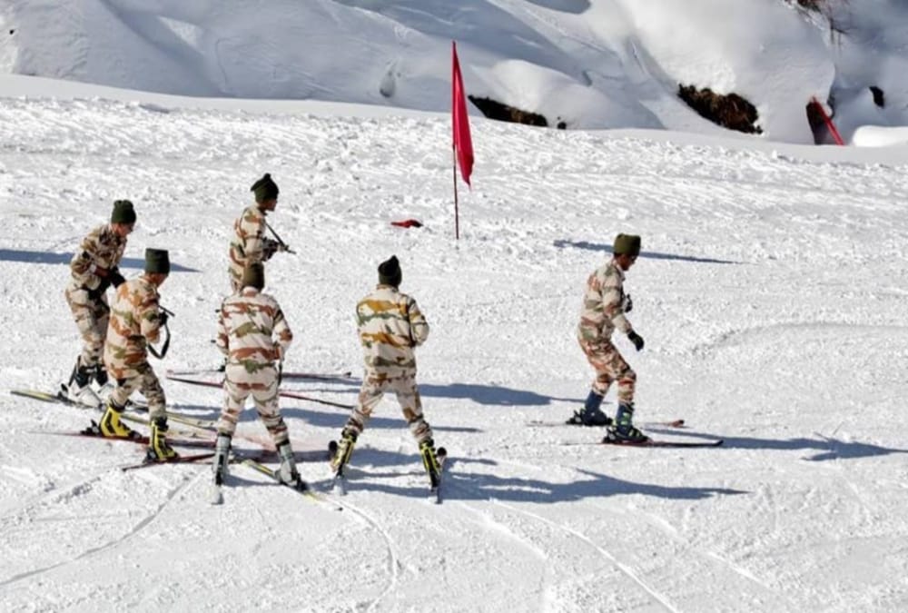 Union state minister kiren rijiju enjoyed skiing in auli 
