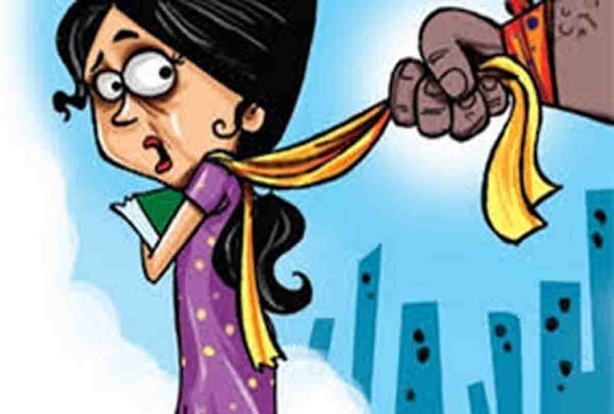 boys caught hand of girl in auraiya