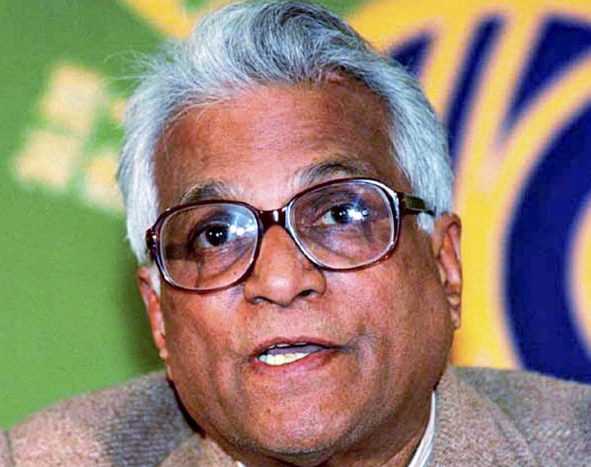 george fernandes was a veteran journalist, said once ''Sansad Veshya hai''