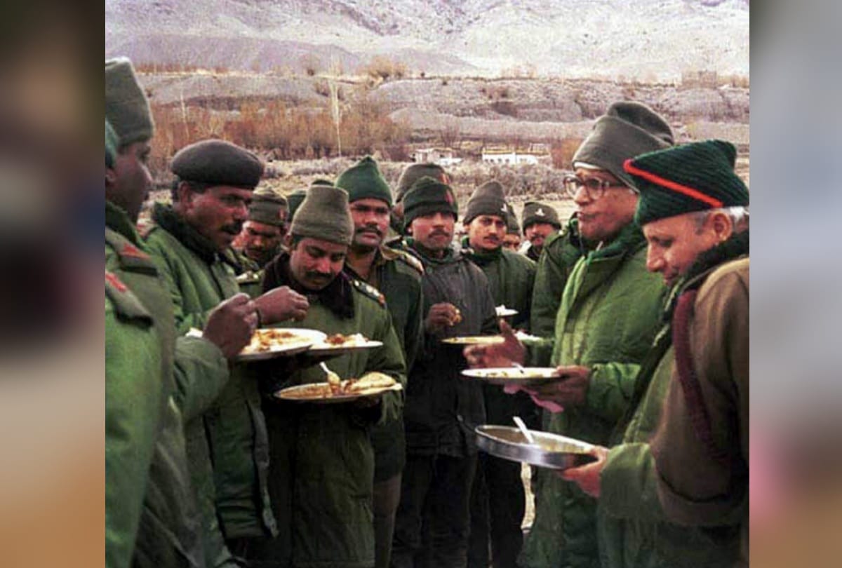 george fernandes passed away at age of 88 his life and achievements in photos