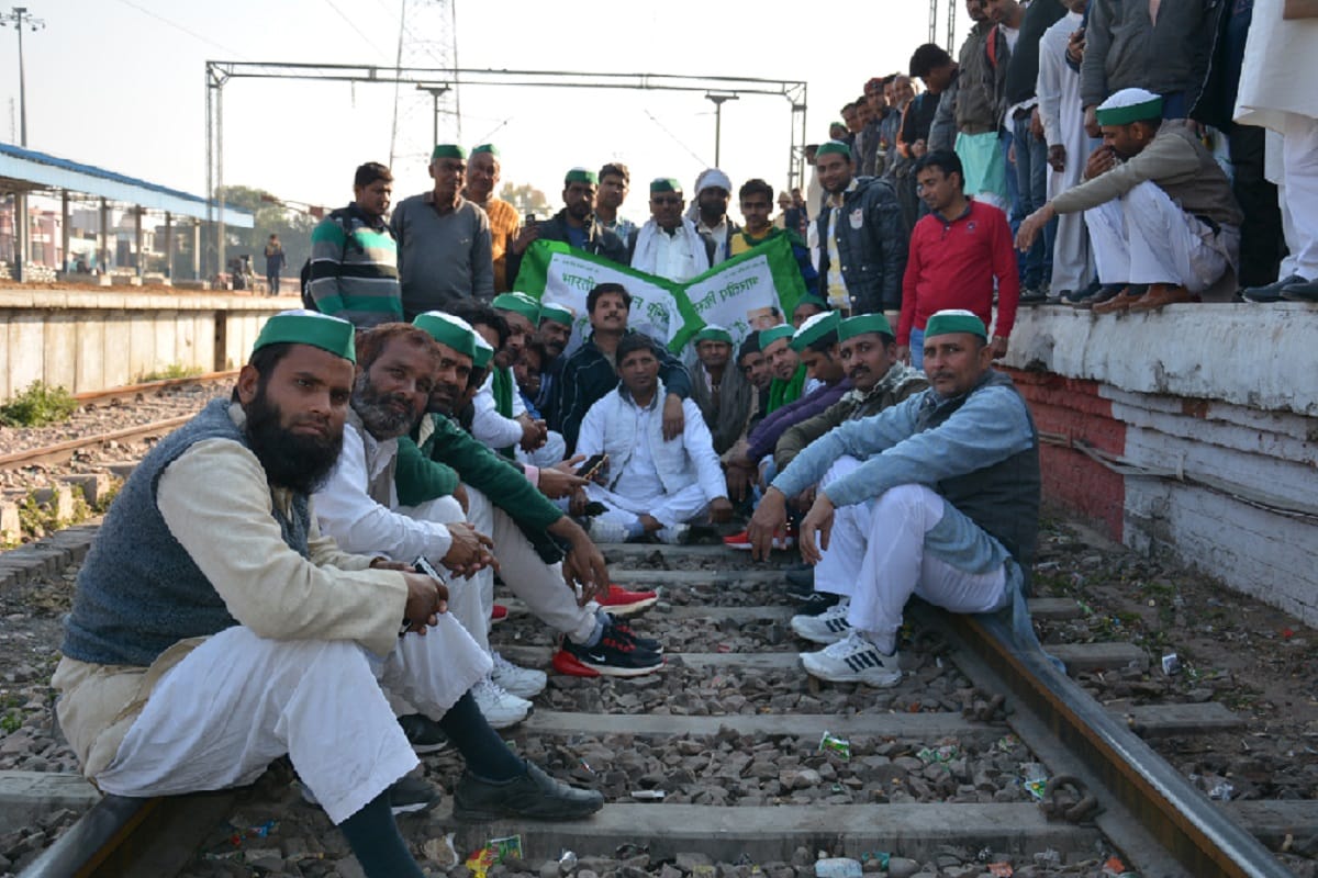 Muzaffarnagar: Sugarcane payment was not paid and Tikait says that officials will not office enter