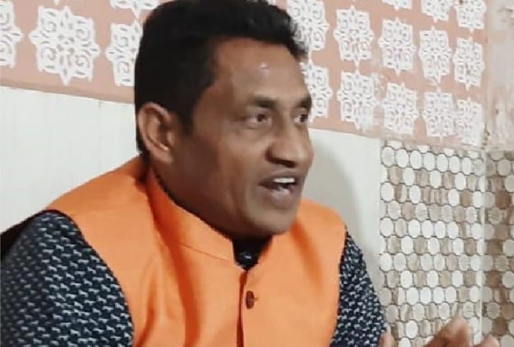 Rocky Mittal will now make a song on Priyanka's political entry