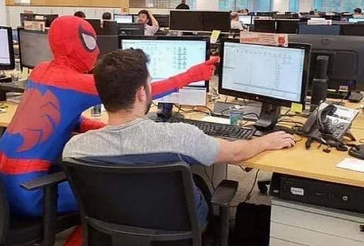 Bank employee turns up at work dressed as Spiderman on his last day video goes viral