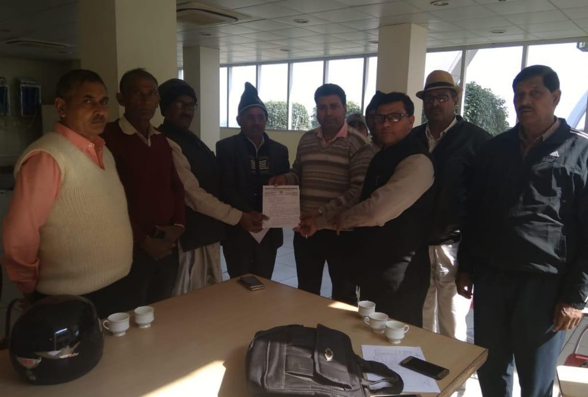 ex army men send memo to pm modi for toll free of yamuna expressway