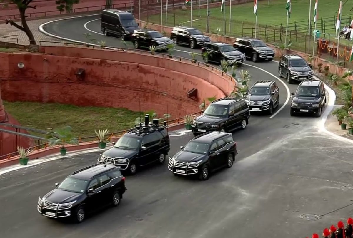 delhi police stops traffic of delhi for convoy of pm modi spg writes complaint commissioner know why