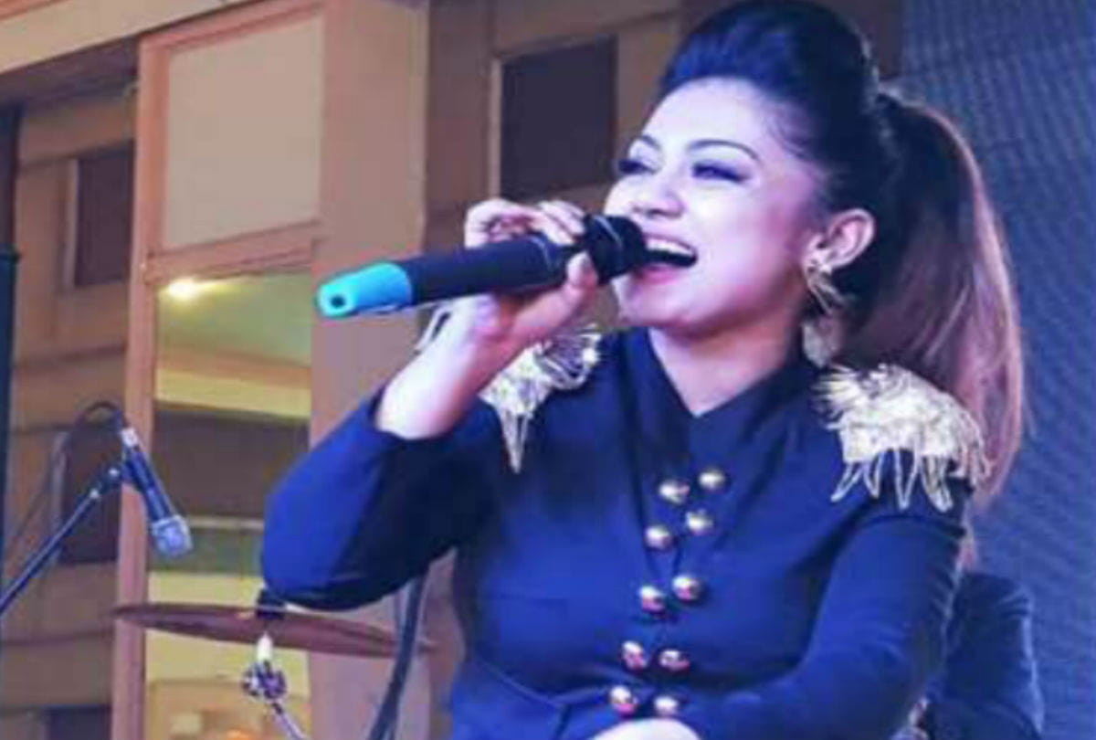 Singer stage performer Shivani Bhatia profile