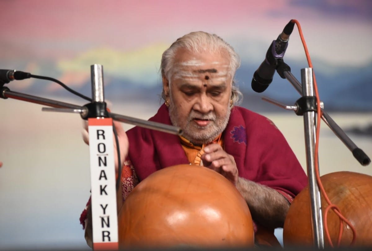 Kumbh 2019: Grammy Award Winner Padma Bhushan Victor Vineyard program in kumbh mela