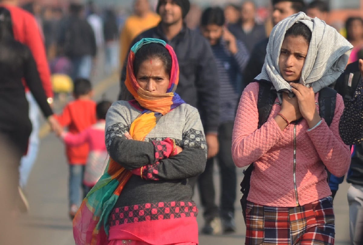 Delhi NCR weather updates pollution decreases for two continous days temperature