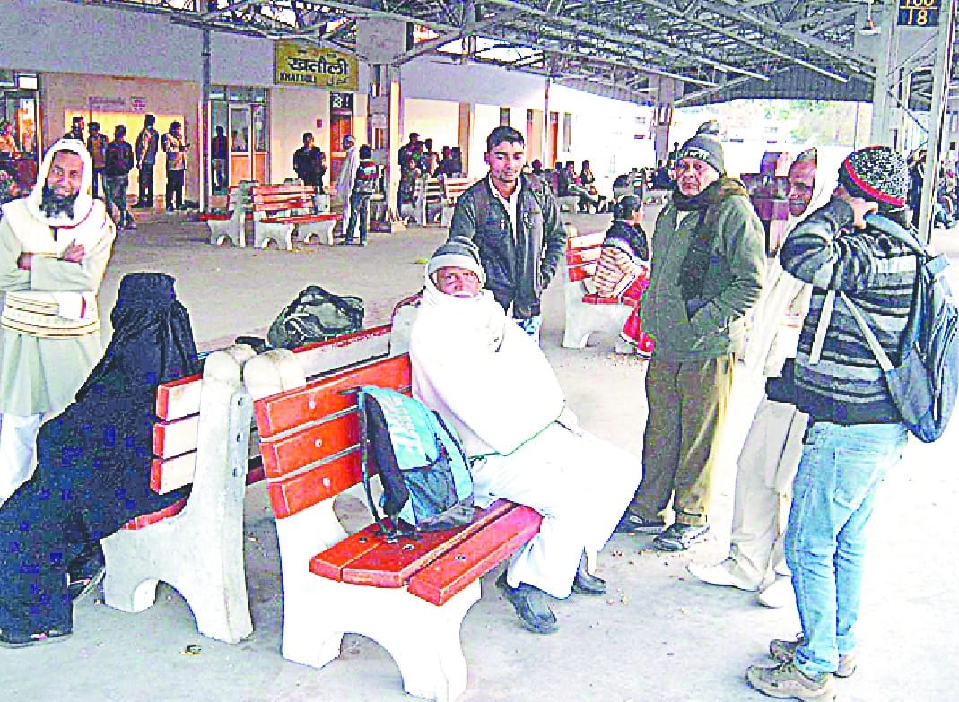 10 trains affected due to farmers' track jam