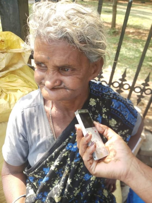 75 years old selvamma sells roasted corn outside bengaluru vidhan sabha uses solar fan