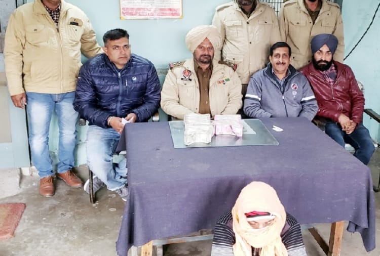 27.66 lakh cash caught on rajpura railway station