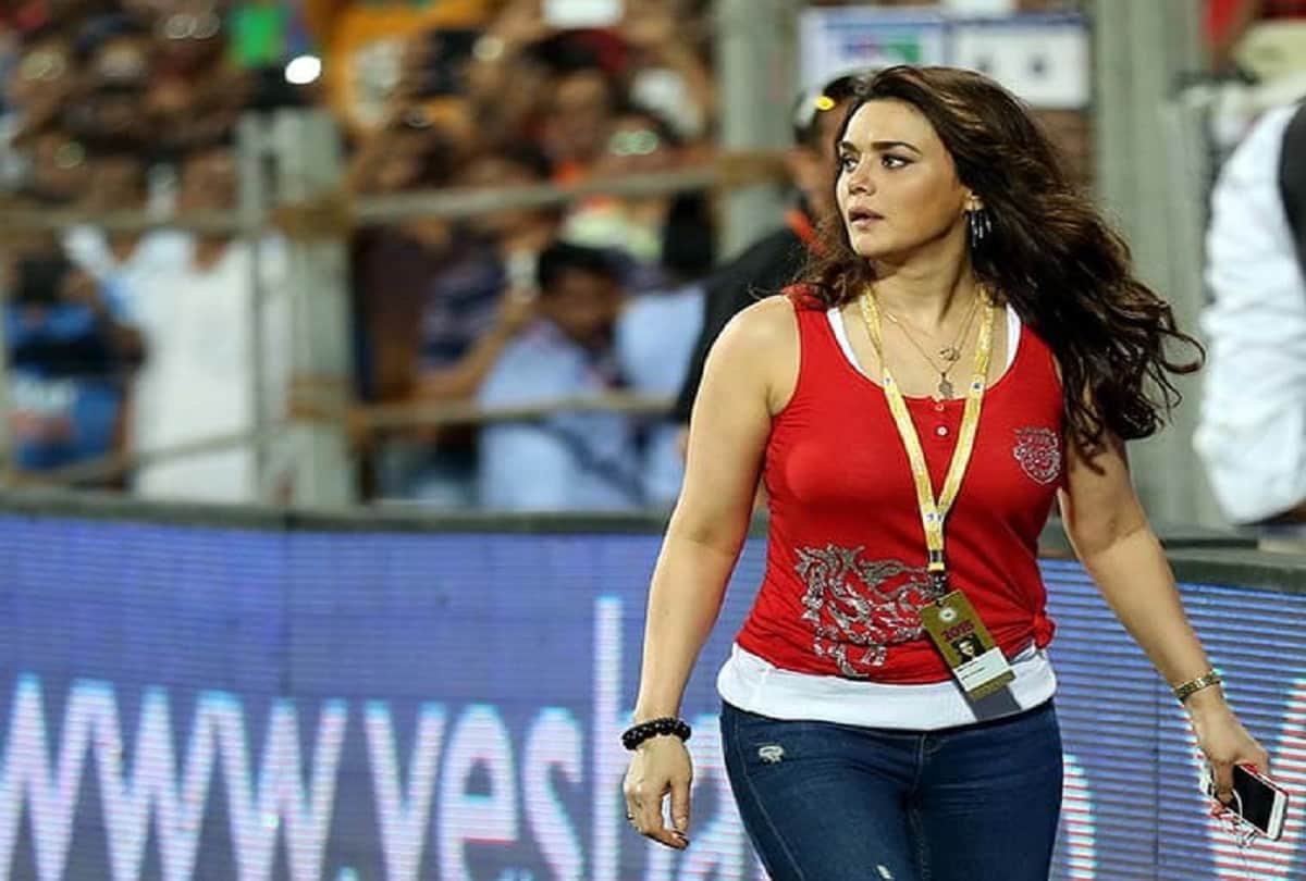 priety zinta 44th birthday and know about 10 big facts about her