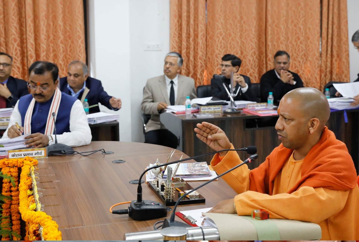 yogi 2.0 cabinet news influence of Purvanchal may increase in UP cabinet four MLAs varanasi may get  gift
