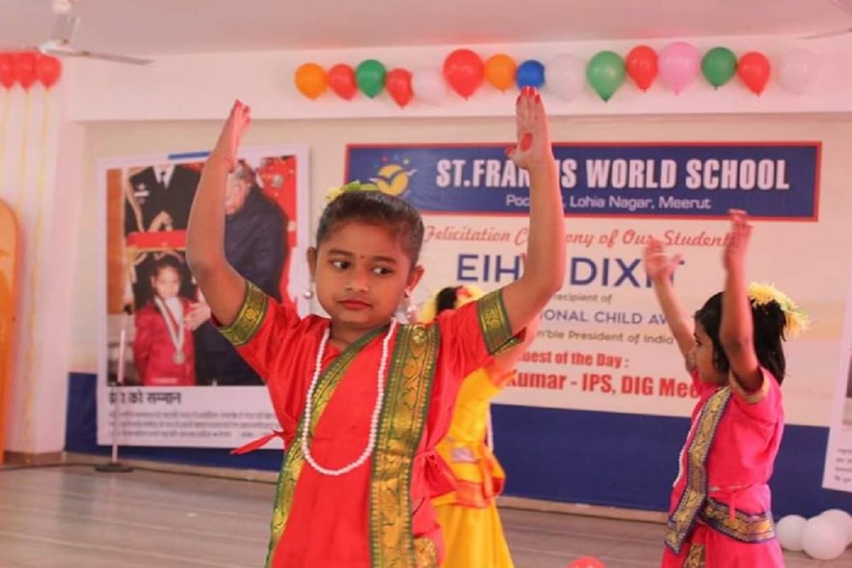 Meerut, SP city honored National Child Award winner Eiha Dixit, see photos