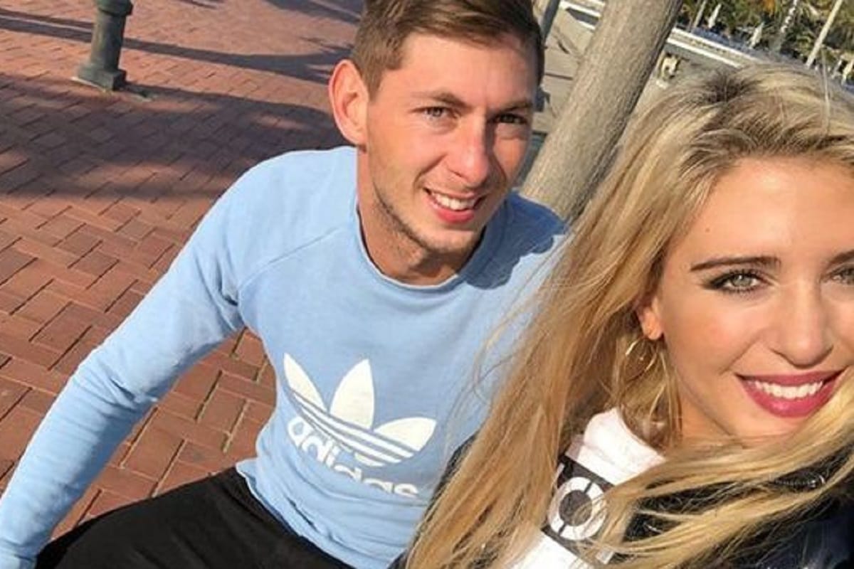 Cardiff and Arsenal pay tribute to missing Emiliano Sala
