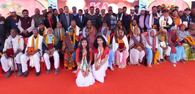 kin of martyrs awarded honor