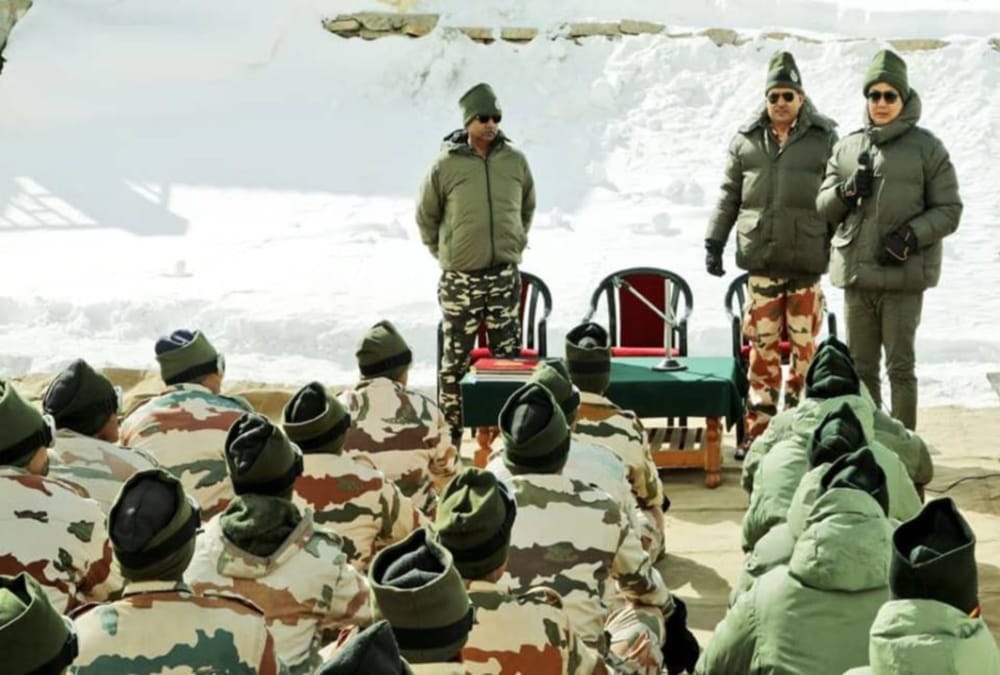 Even bitter cold weather kiren rijiju meet soldiers on indo china border