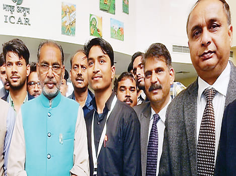 Agricultural students come forward for prosperity : Singh