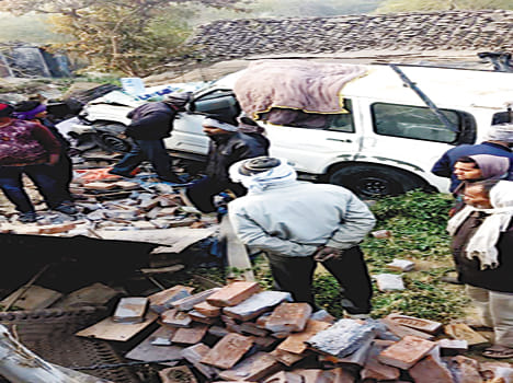 One killed, six injured in Scorpio house