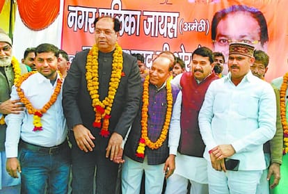 13 councillors join bjp in amethi.