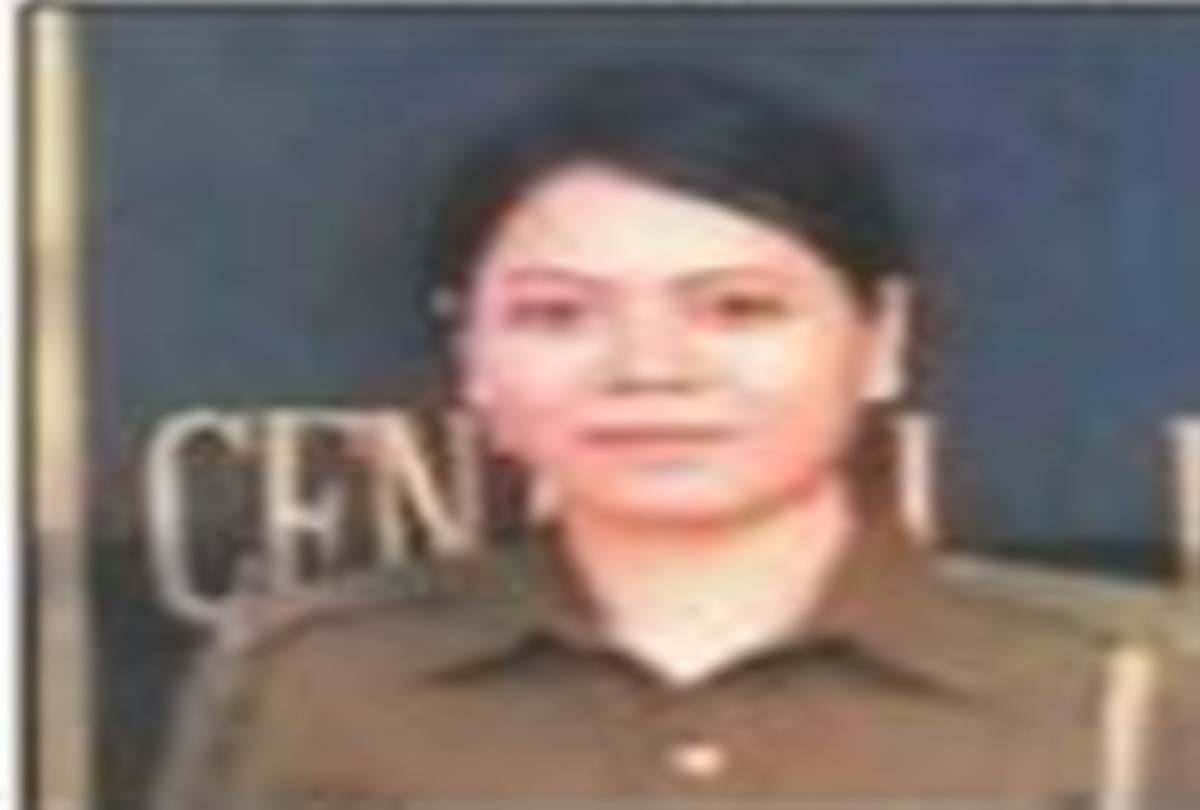 Award to Female constable who give free education to children