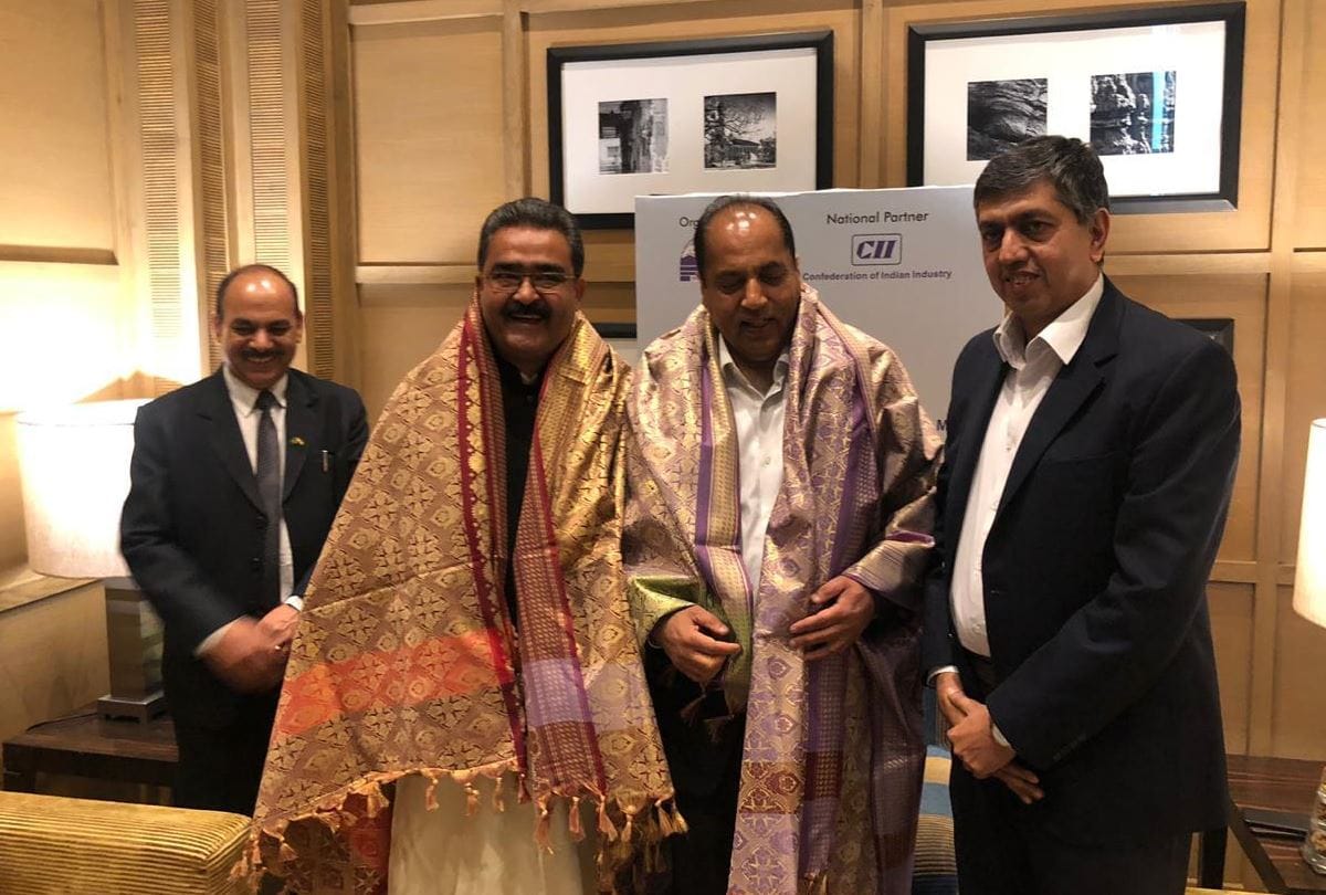 CM Jairam Thakur accorded warm welcome on his arrival in Bengaluru