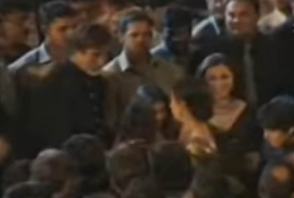 4 times Rekha ignored Amitabh Bachchan in event