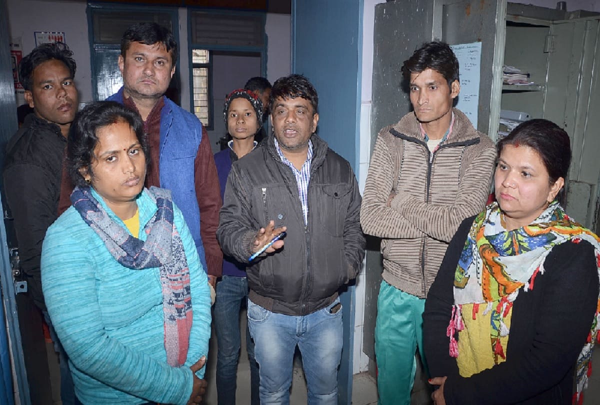 father beat two teachers and children in hapur