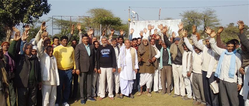 Farmers protested by stray animals, encroach on RLD leaders