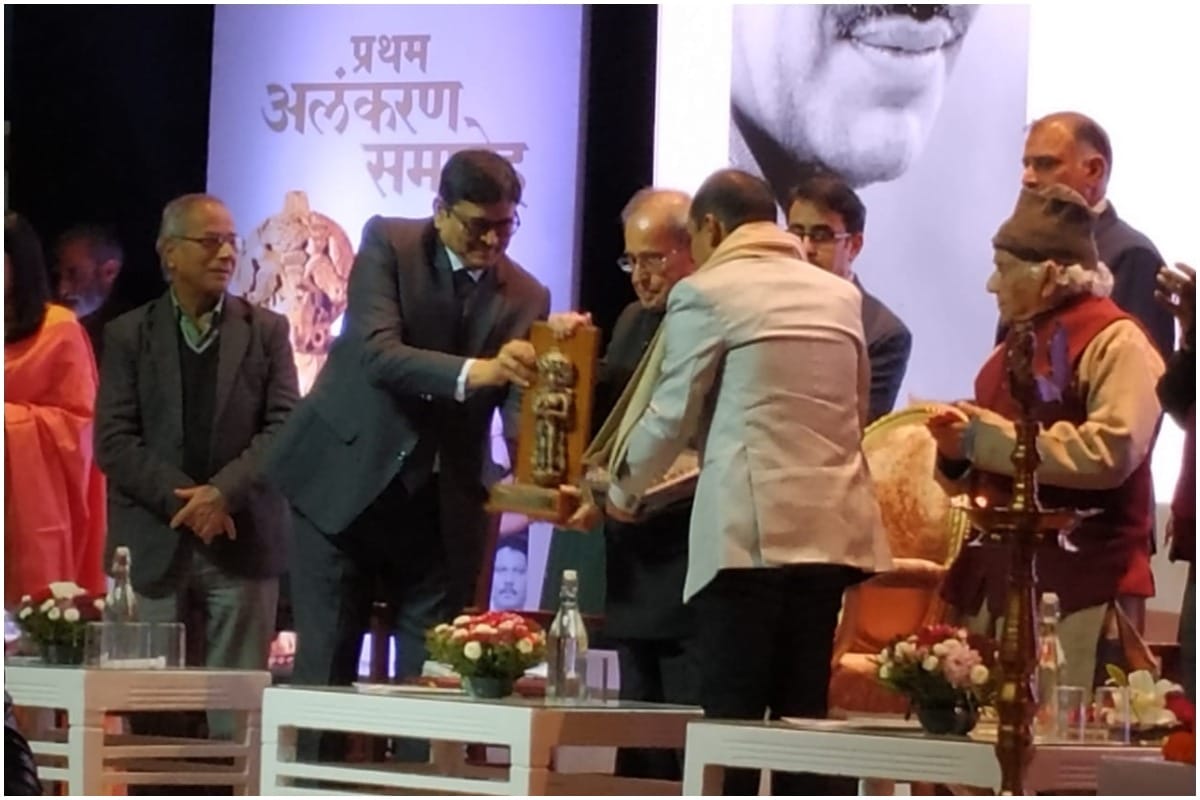 former president pranab mukherjee will give amar ujala shabd samman