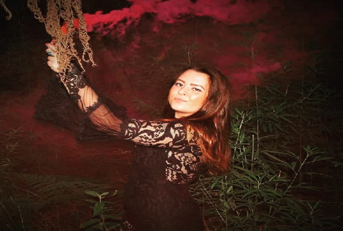 Australia girl Ari kala has supernatural power she can smell who is going to die