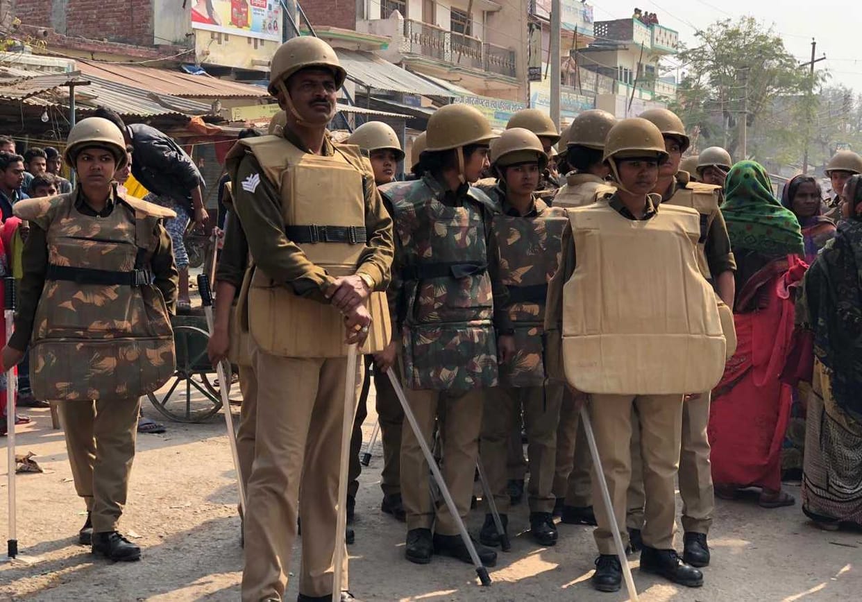 Ambedakar statue broken and people ruckus at police station in azamgarh