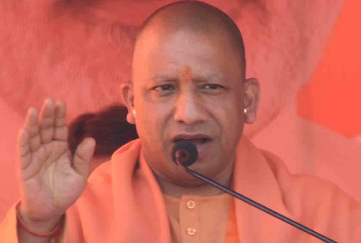 CM Yogi Adityanath will give Vending zone to 2500 track traders in gorakhpur