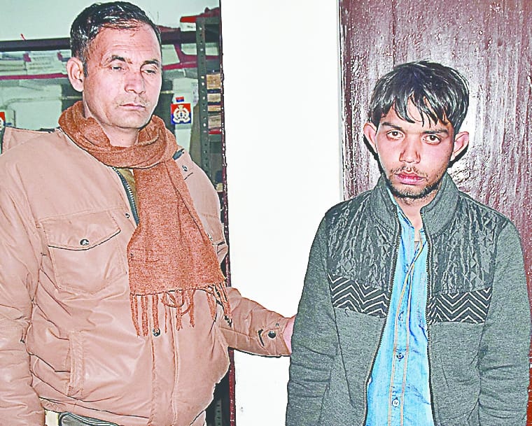 shofiya ki chhatra se galat harkat