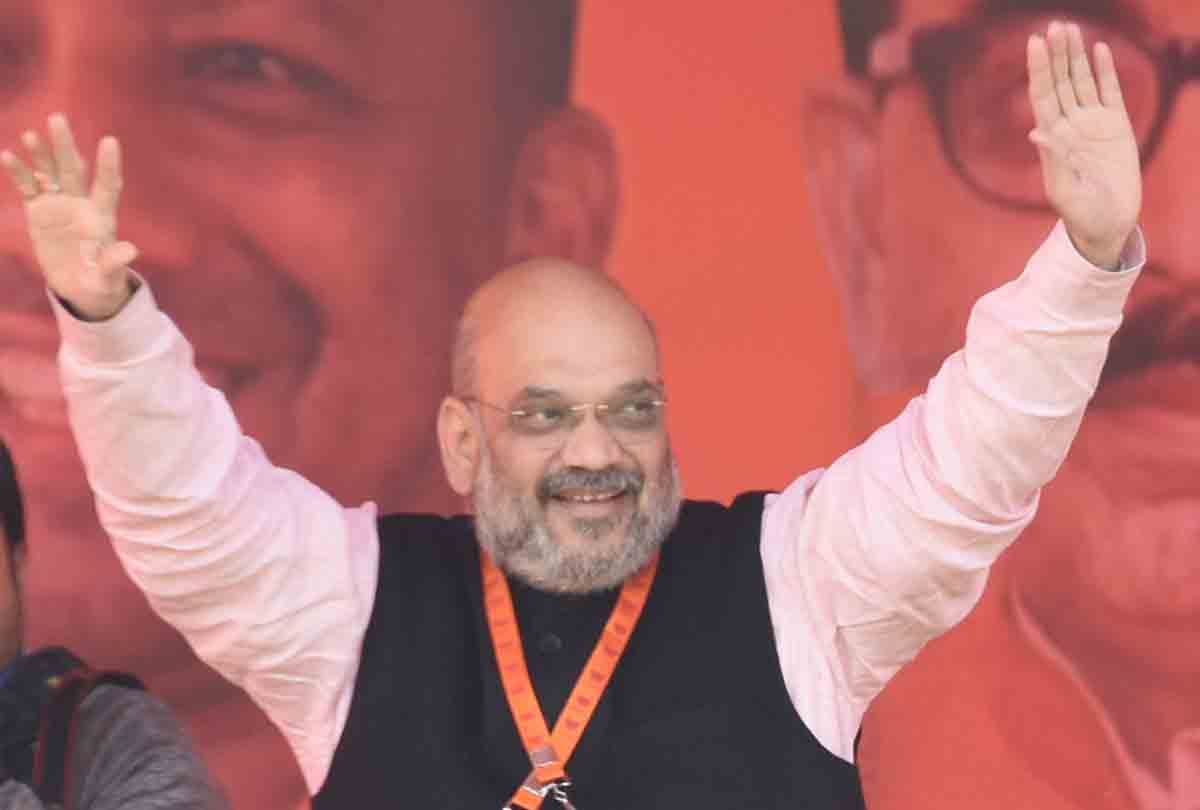 amit shah look tensed in kanpur rally