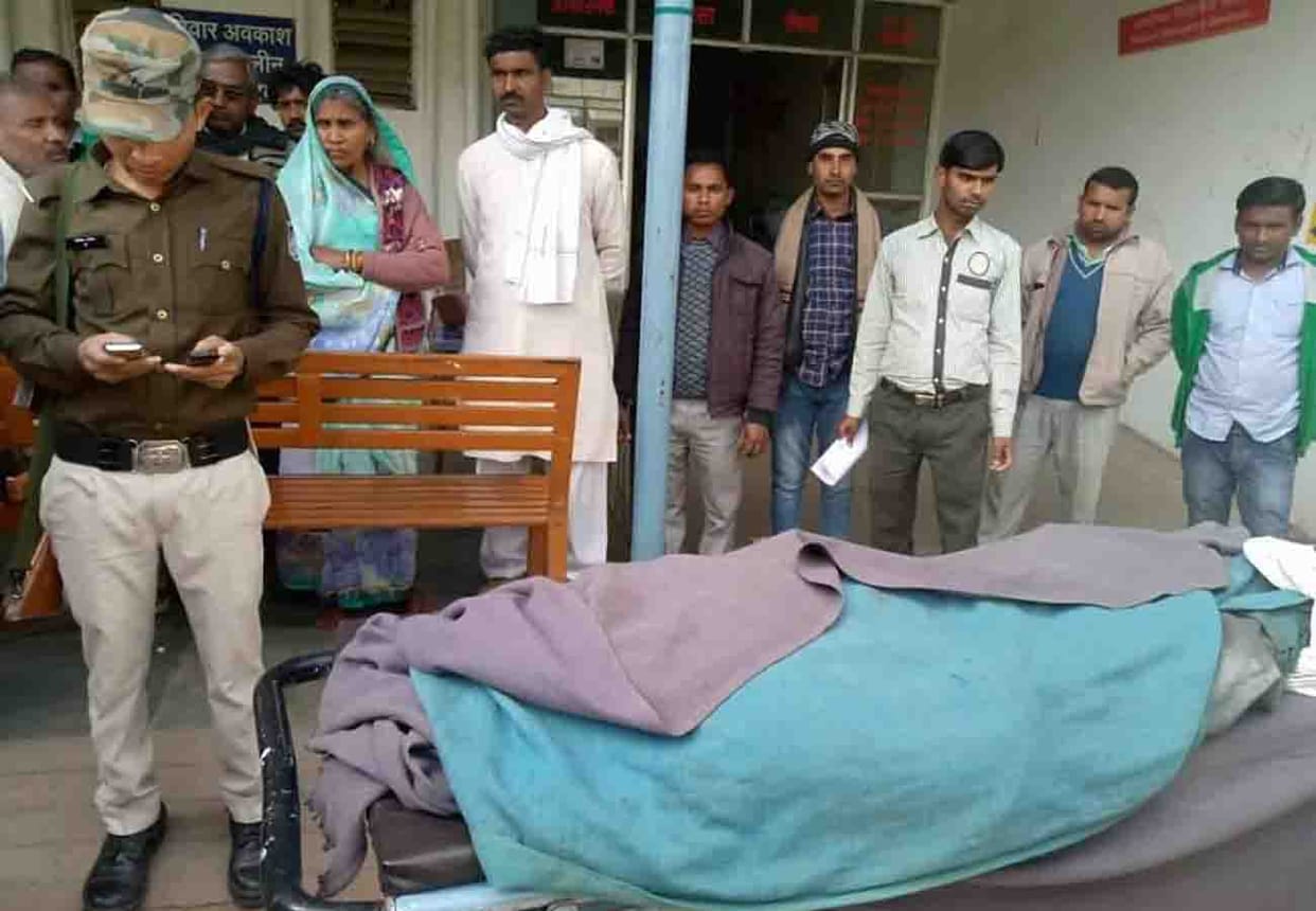 road accident in chitrakoot, one died