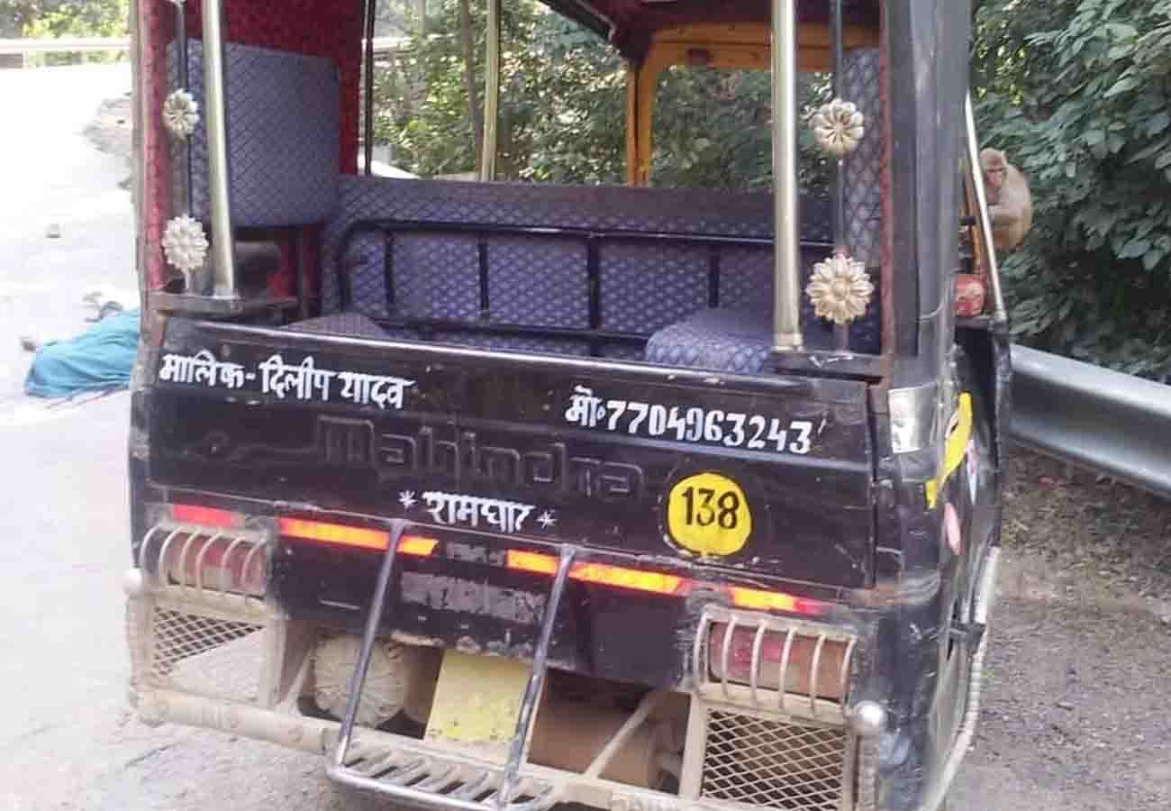 road accident in chitrakoot, one died