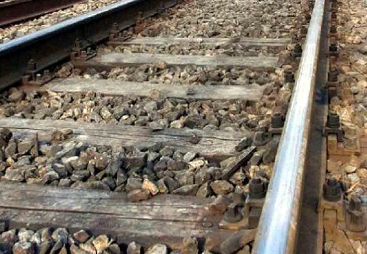 lady Jumped ahead Chennai Express and died