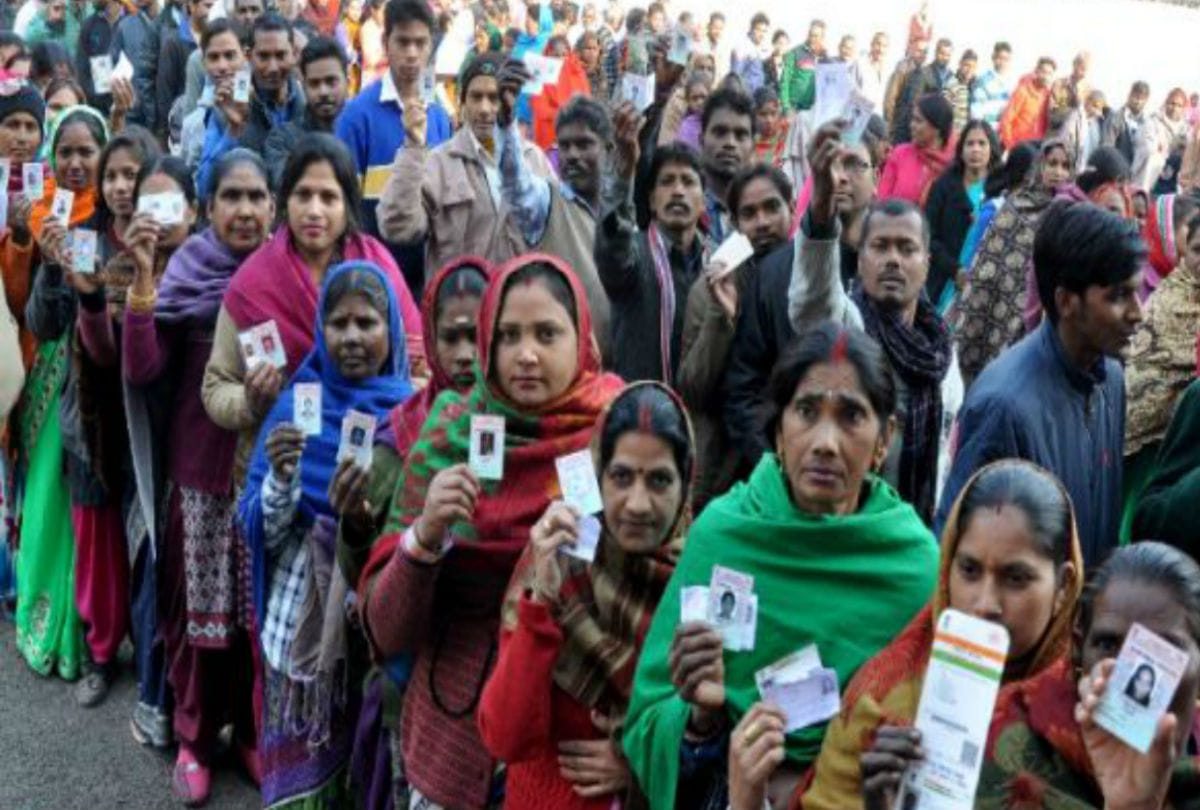 women voters increased than men in agra