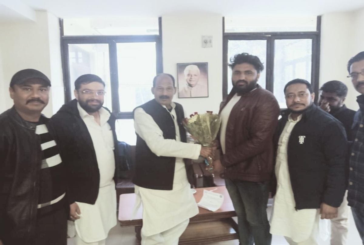 Rajendra singh became new acting chairman of congress intuc himachal