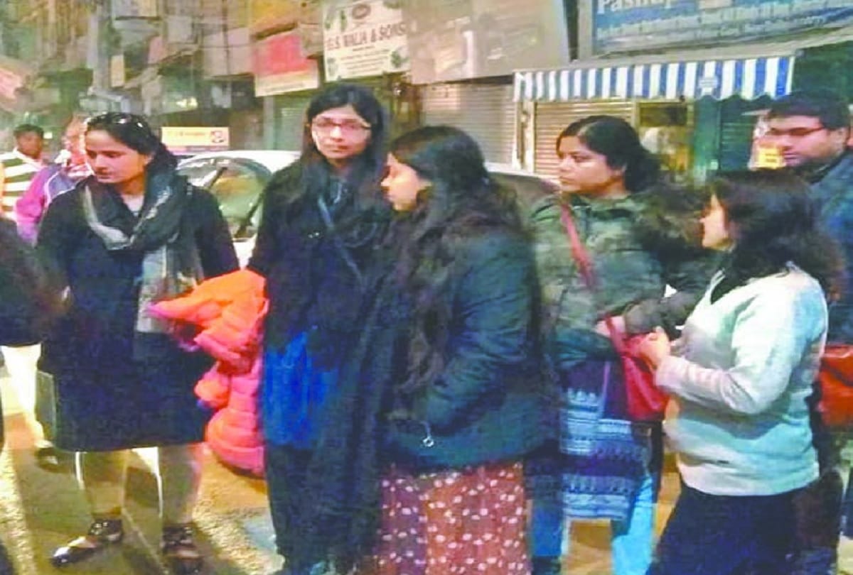 Love commandos Shelter home about big revealing girls' room