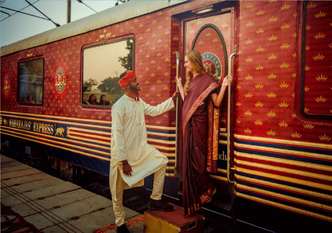 Maharajas Express Luxury Train of india route facilities