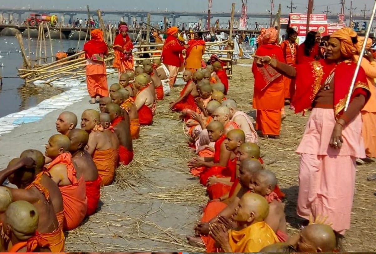 Kumbh mela 2019 1500 female saints make mahila Naga Sanyasini in Juna Akhara