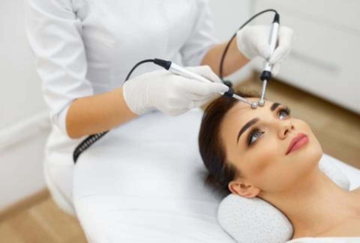 everything you need to know about Microcurrent facial