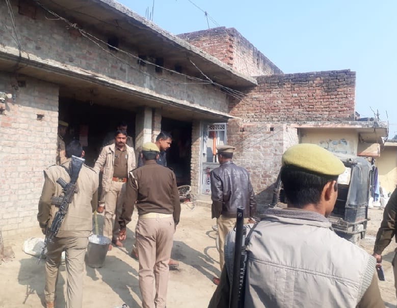 बेलीपार में दिनदहाड़े ठेकेदार को गोलियों से भून डाला