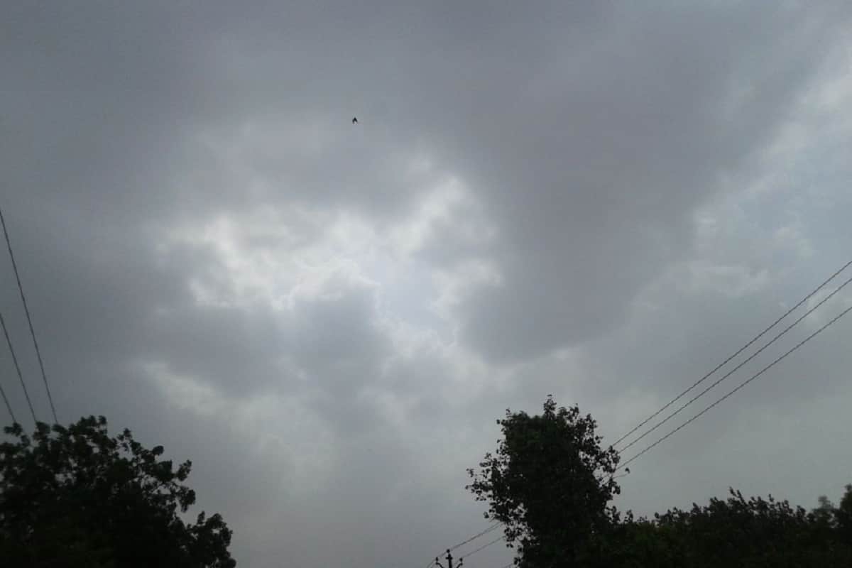 weather update clouds in delhi ncr rains likely to happen in day and all update of day